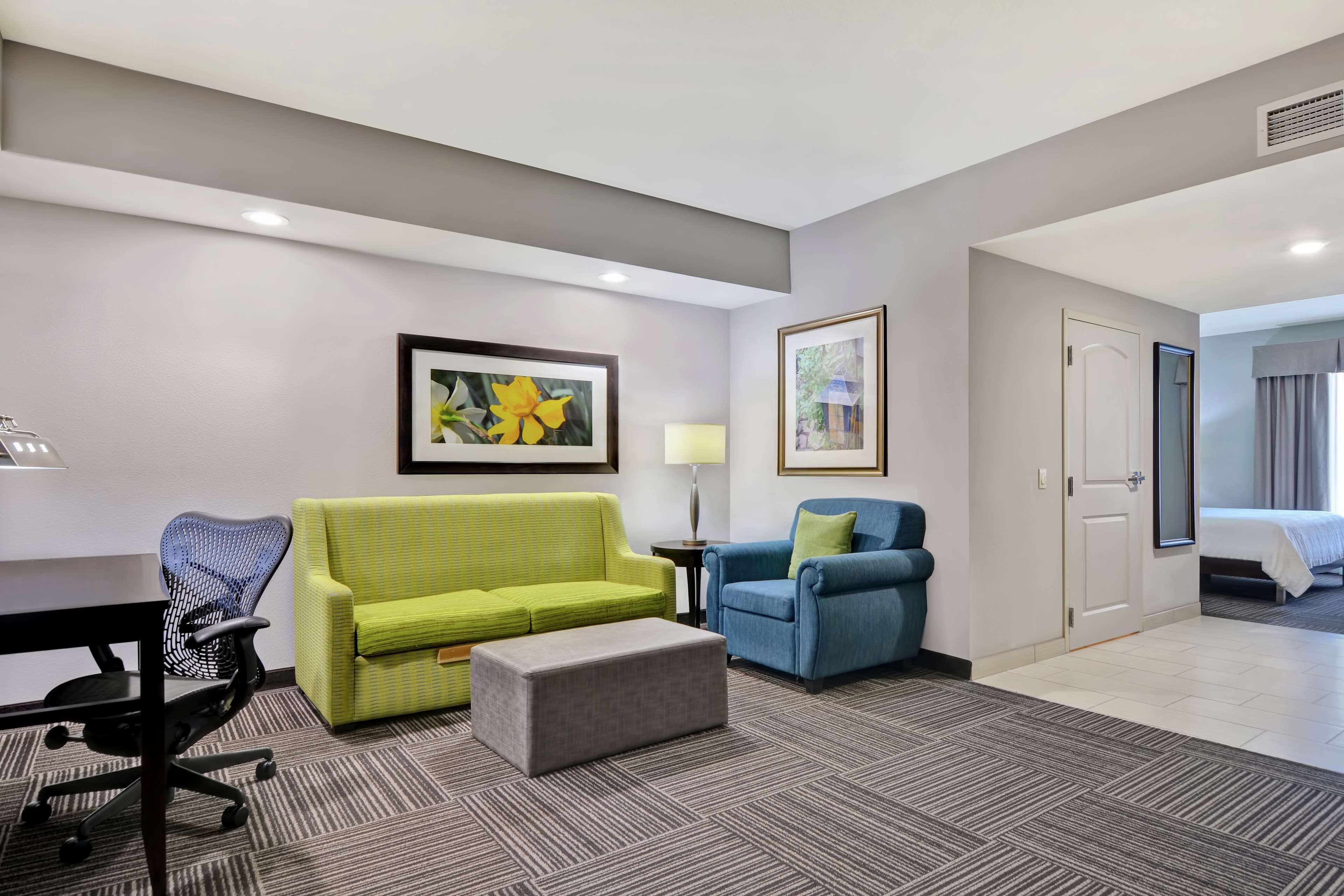 Hilton Garden Inn And Fayetteville Convention Center Exterior photo