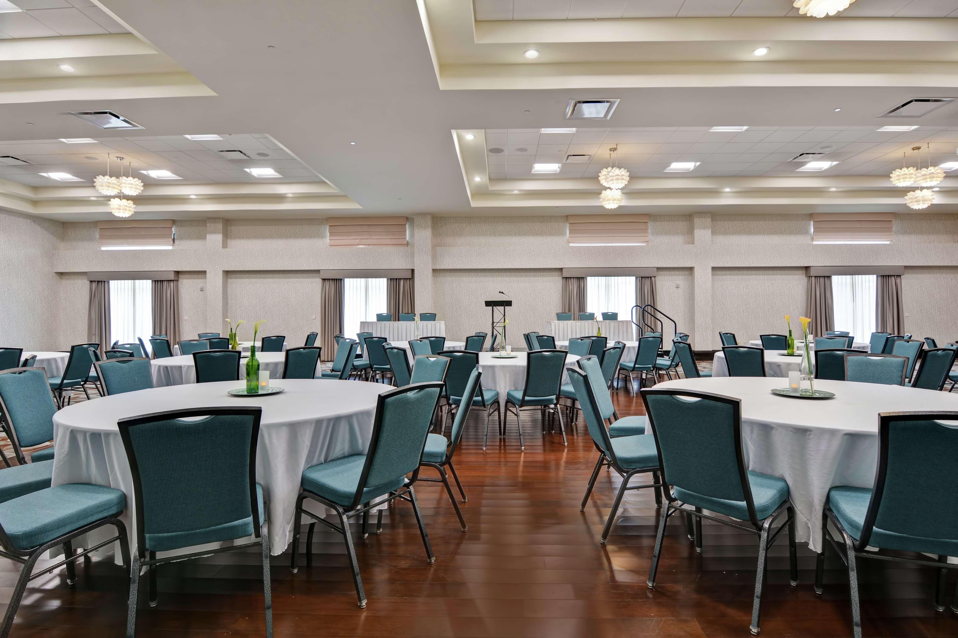 Hilton Garden Inn And Fayetteville Convention Center Exterior photo