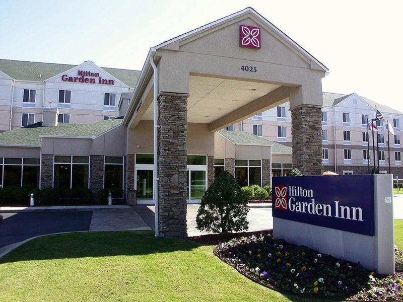 Hilton Garden Inn And Fayetteville Convention Center Exterior photo