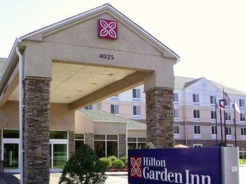 Hilton Garden Inn And Fayetteville Convention Center Exterior photo